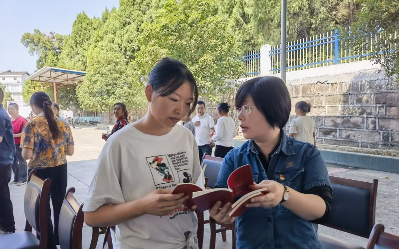  武汉卷烟厂“普法进基地”（剑阁县武连烟叶基地）。